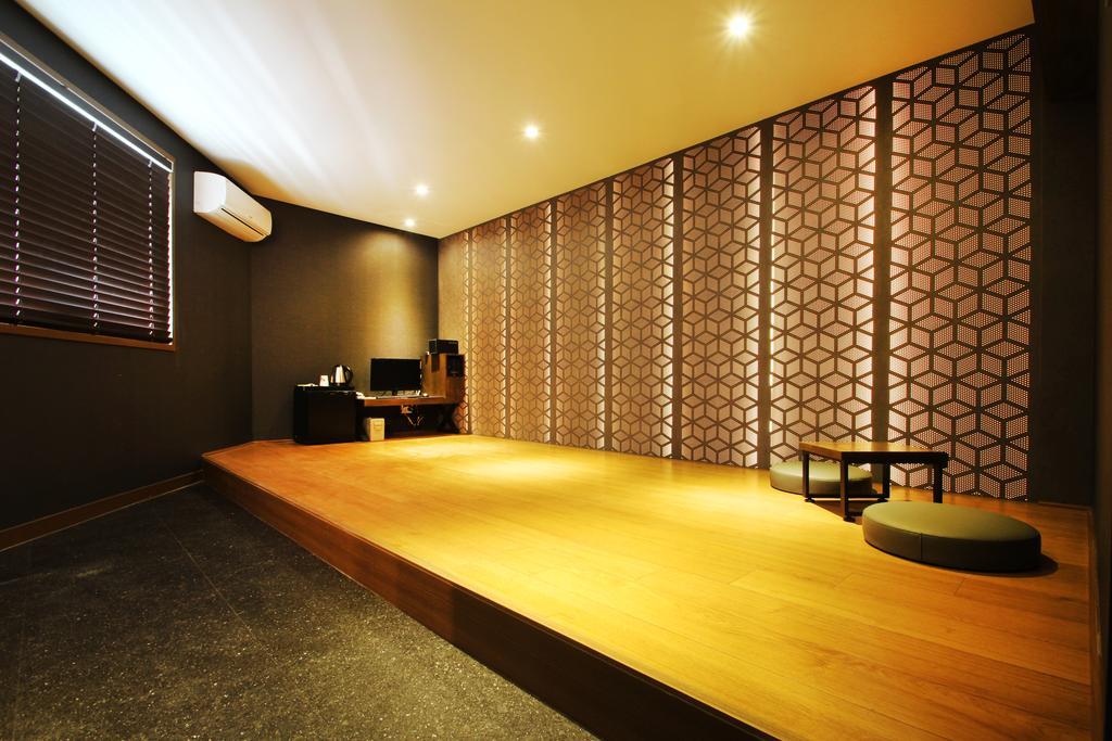 17Th Hotel Yeonje Dış mekan fotoğraf