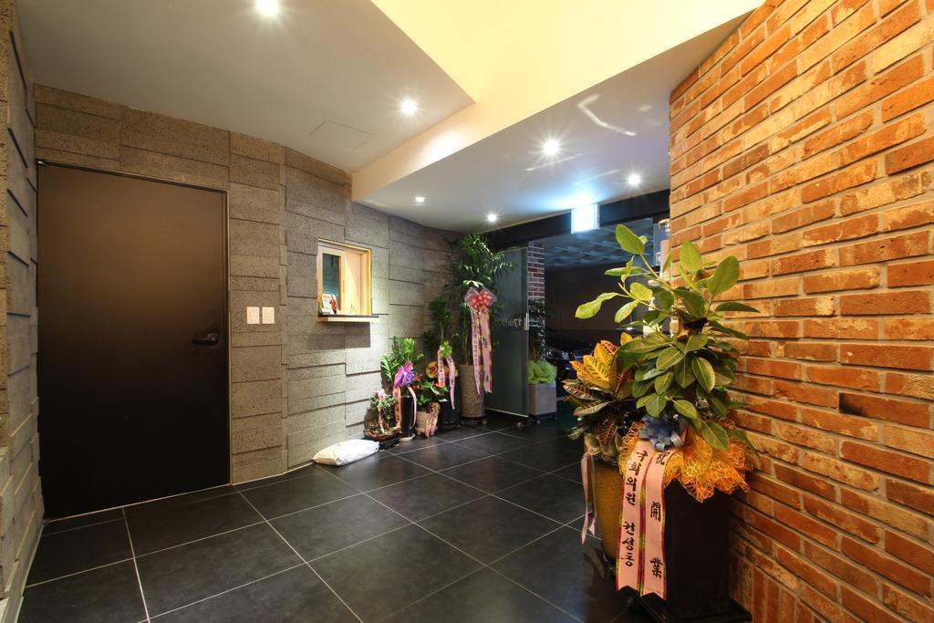 17Th Hotel Yeonje Dış mekan fotoğraf