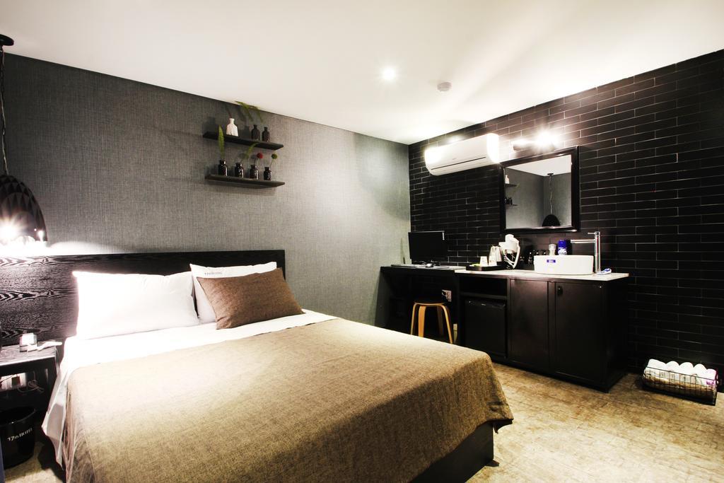 17Th Hotel Yeonje Dış mekan fotoğraf