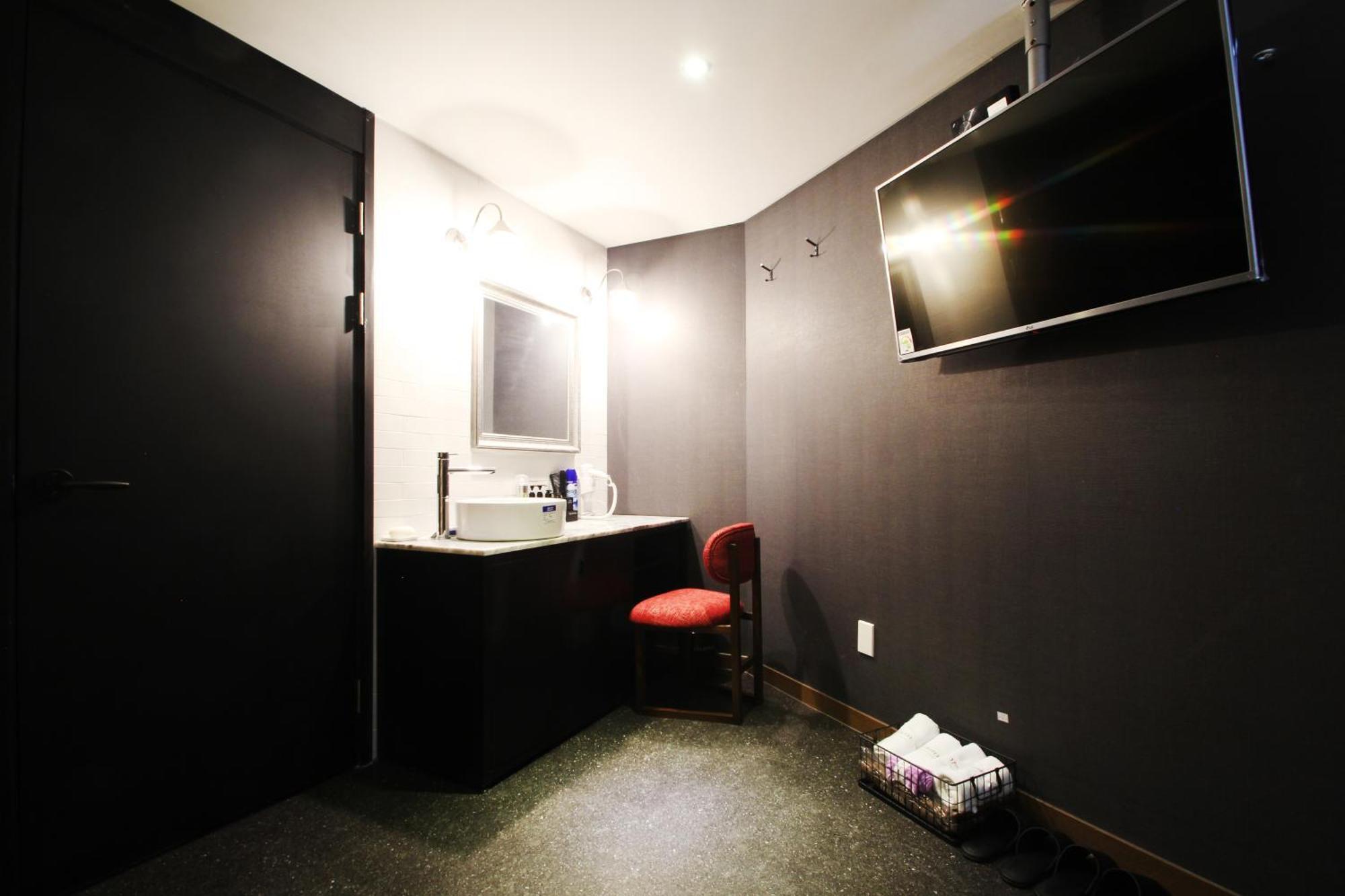 17Th Hotel Yeonje Dış mekan fotoğraf