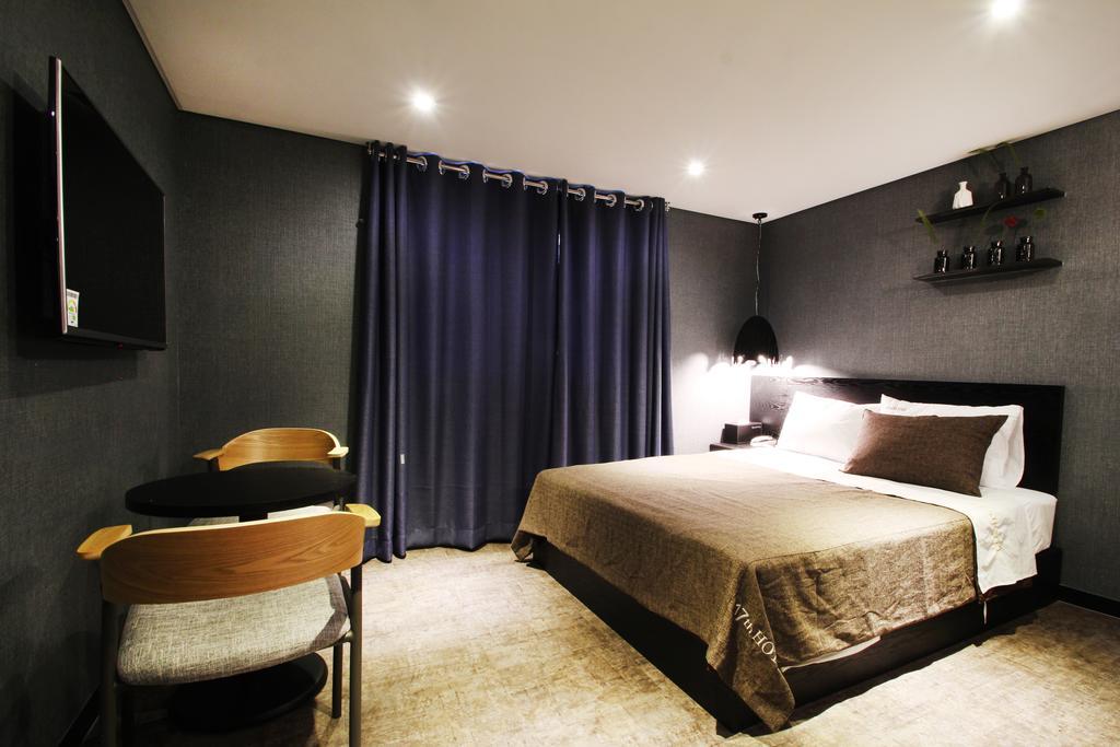 17Th Hotel Yeonje Dış mekan fotoğraf