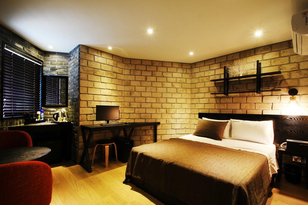 17Th Hotel Yeonje Dış mekan fotoğraf