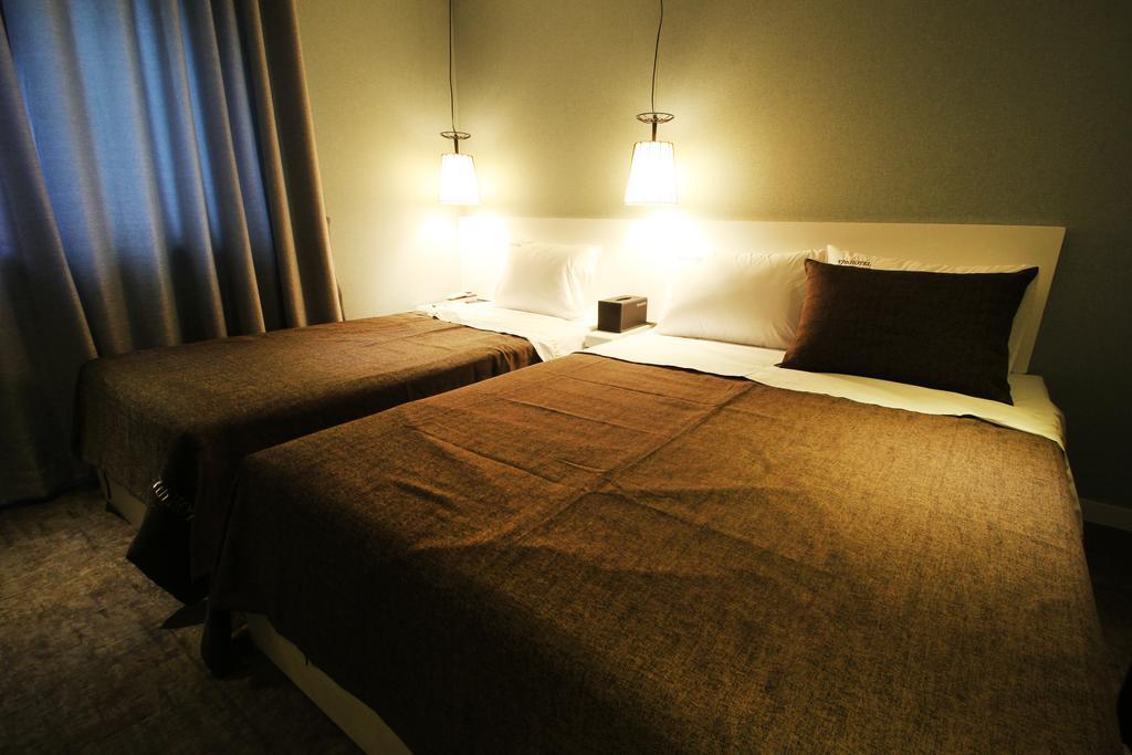 17Th Hotel Yeonje Dış mekan fotoğraf