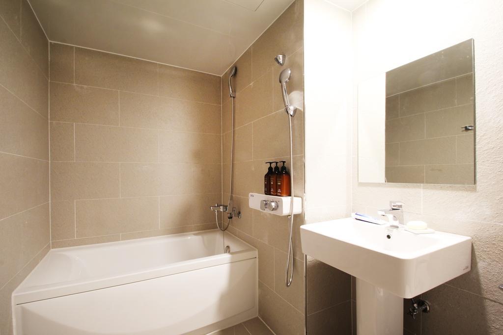 17Th Hotel Yeonje Dış mekan fotoğraf