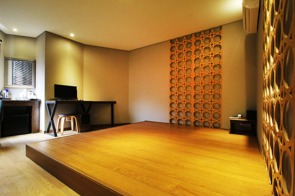 17Th Hotel Yeonje Dış mekan fotoğraf